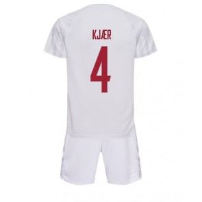 Danmark Simon Kjaer #4 Borta Kläder Barn VM 2022 Kortärmad (+ Korta byxor)